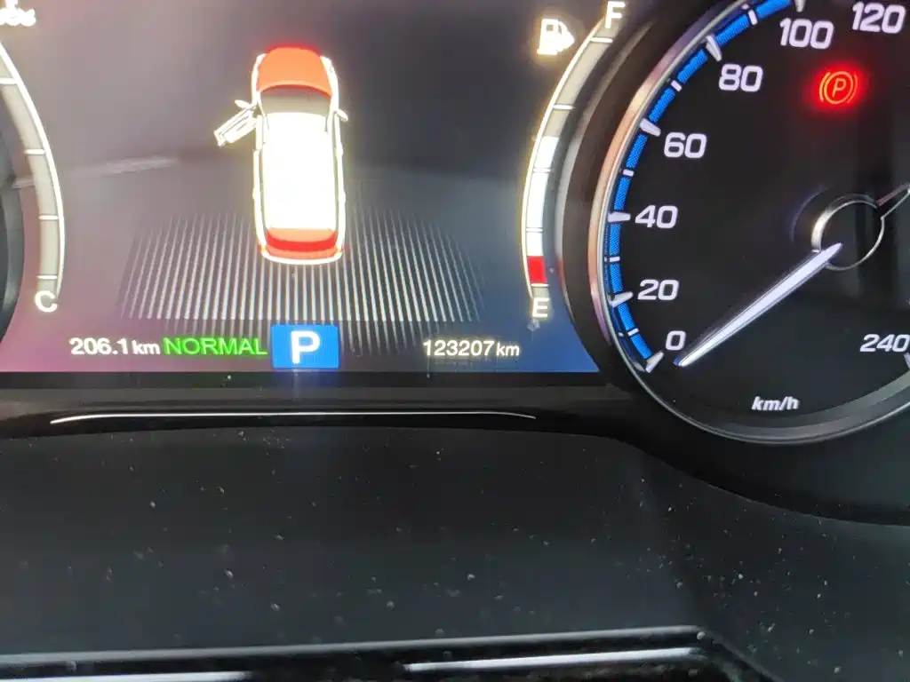 GAC Trumpchi GS8 320 T 2 WD Luxury Connected (7-seat)