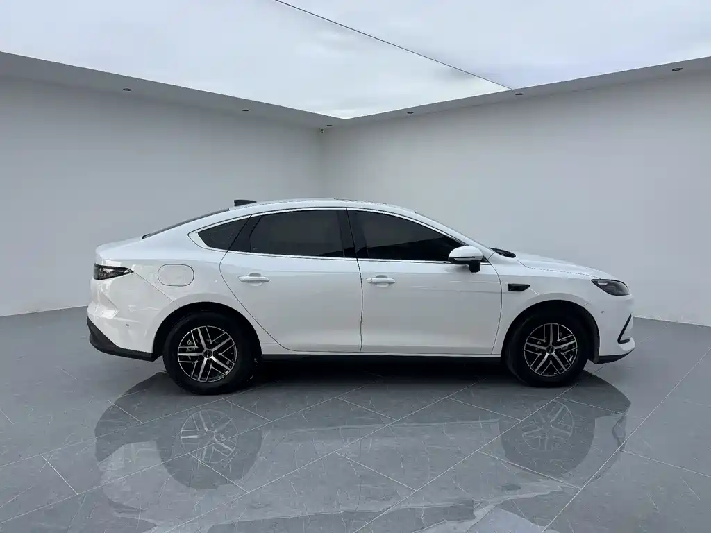Seal 05 DM-i DM-i Smart Drive 120 KM Flagship