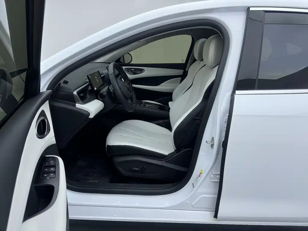 Seal 05 DM-i DM-i Smart Drive 120 KM Flagship