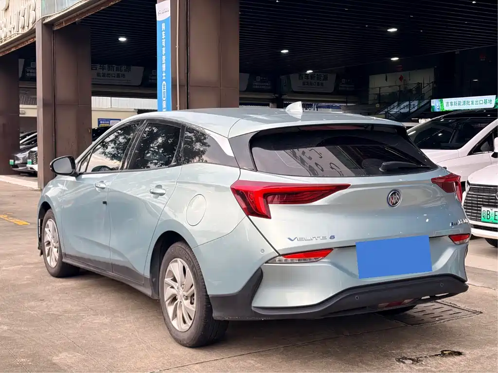 Velite 6 PHEV Connected Fashion
