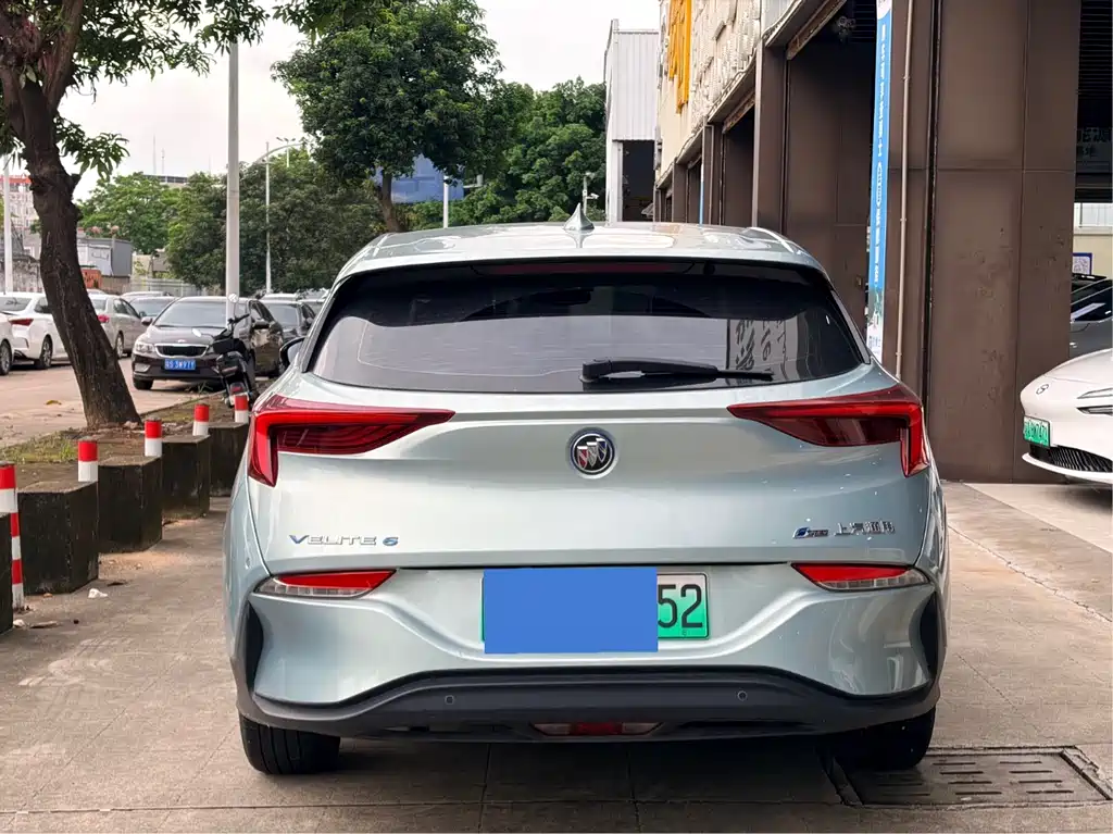 Velite 6 PHEV Connected Fashion