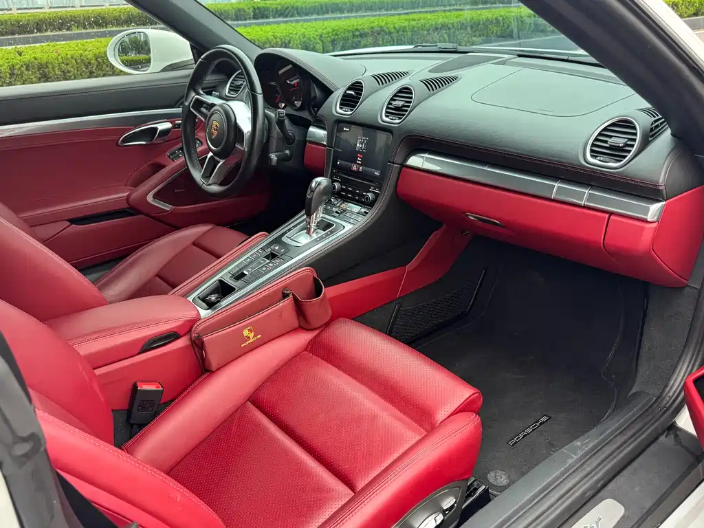 Porsche 718 Boxster 2.0 T