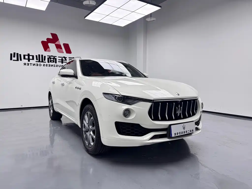 Levante 3.0 T Standard