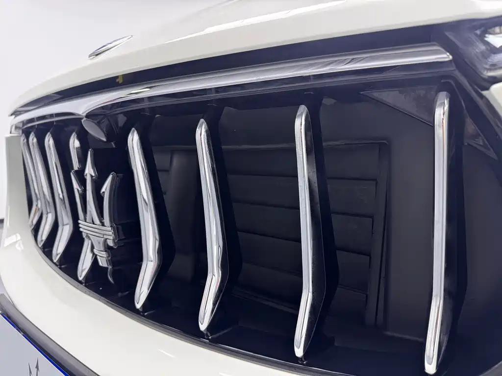 Levante 3.0 T Standard
