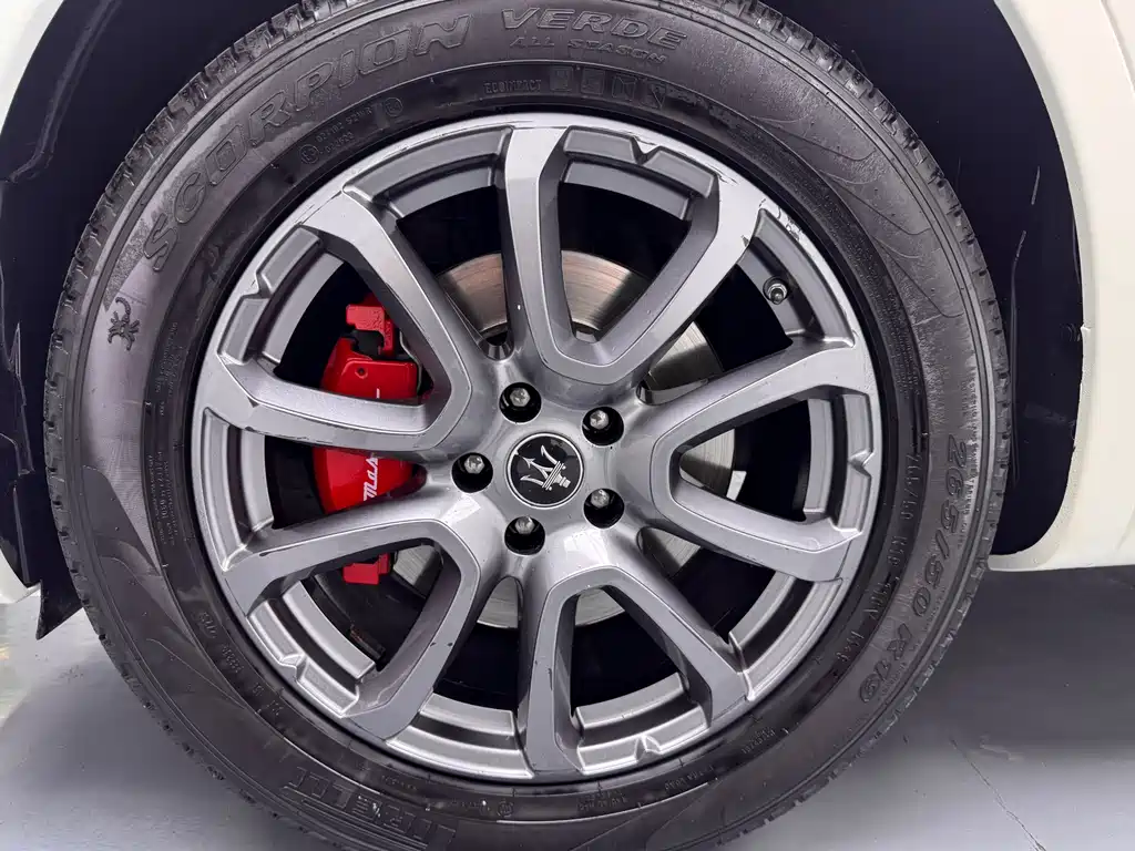 Levante 3.0 T Standard