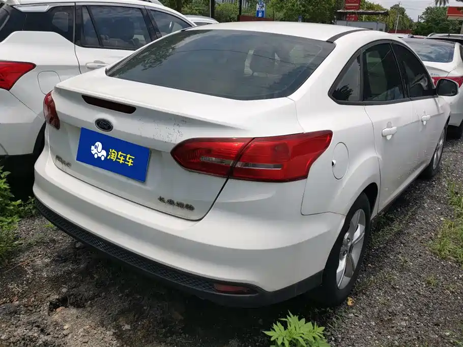 Focus Sedan Classic 1.6 L Auto Comfort Smart Travel