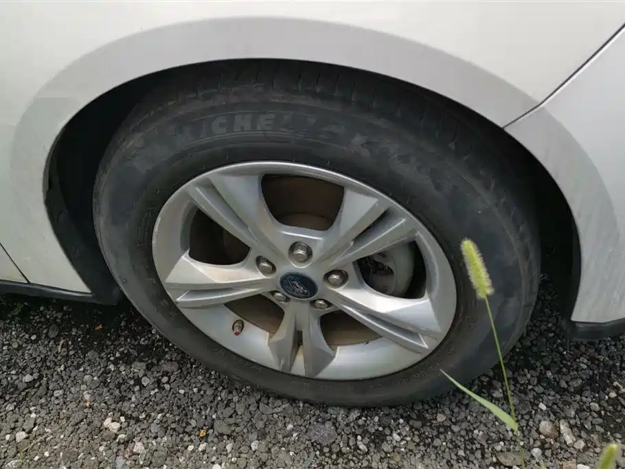 Focus Sedan Classic 1.6 L Auto Comfort Smart Travel