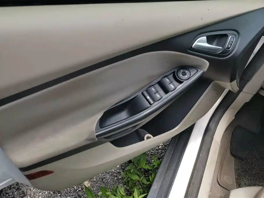 Focus Sedan Classic 1.6 L Auto Comfort Smart Travel