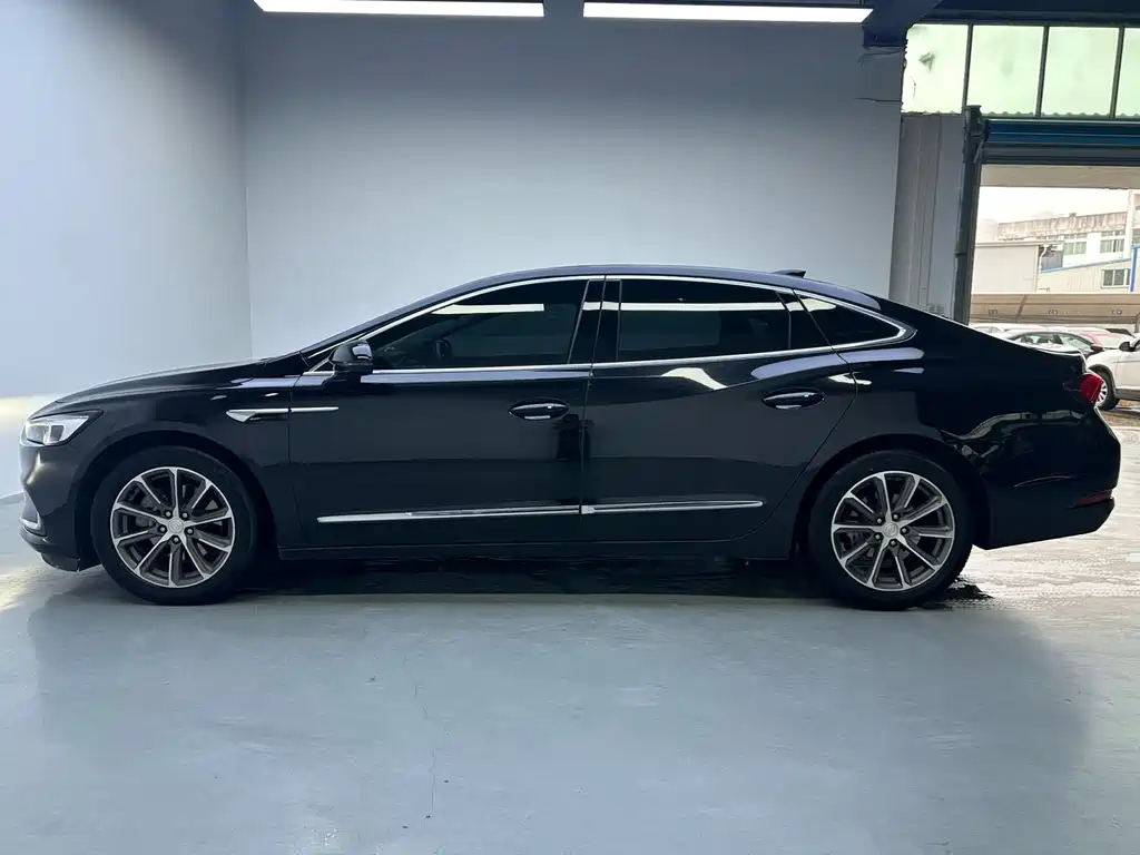 LaCrosse 652 T Luxury