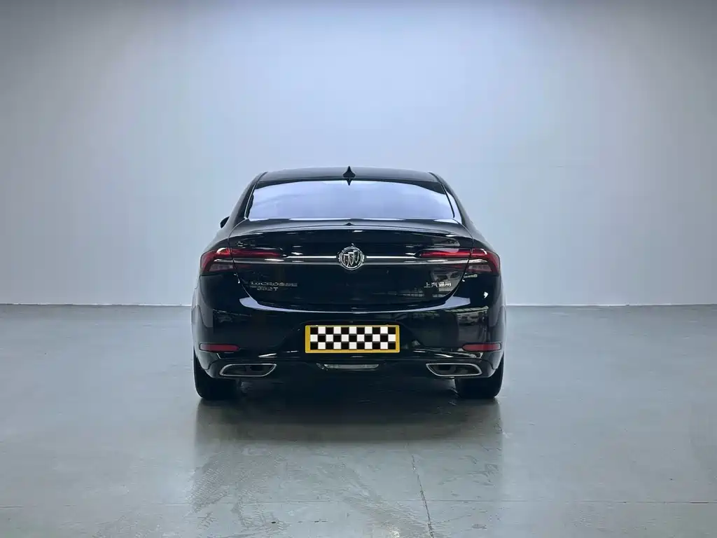 LaCrosse 652 T Luxury
