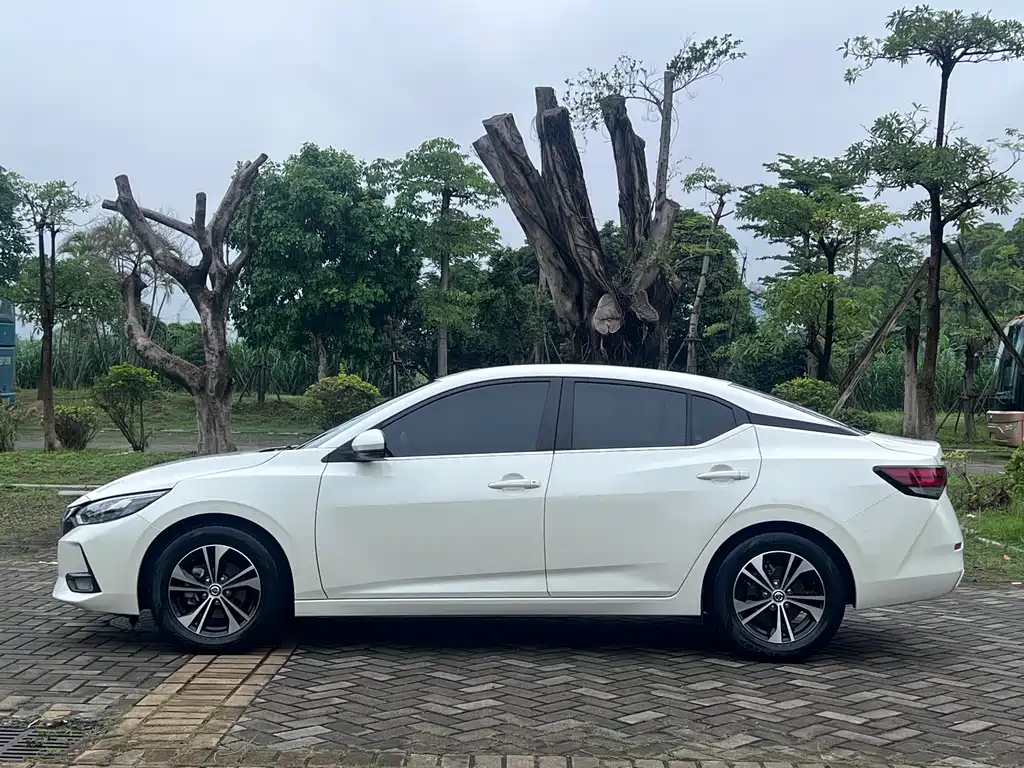 Sylphy 1.6 L CVT Joy