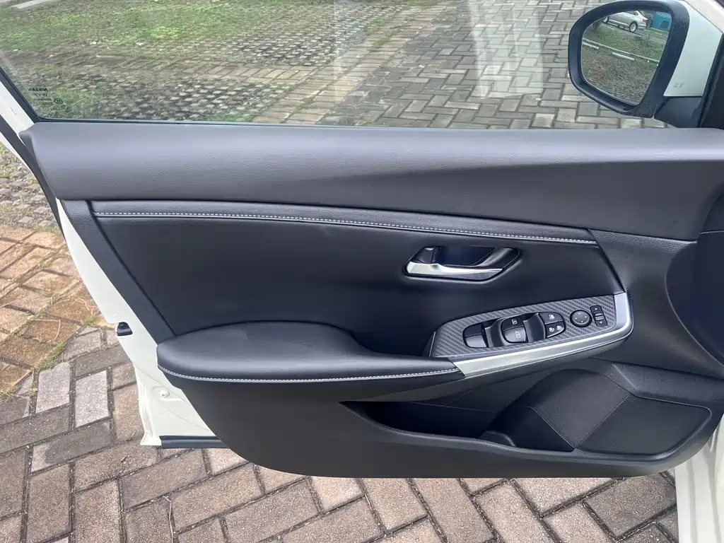 Sylphy 1.6 L CVT Joy