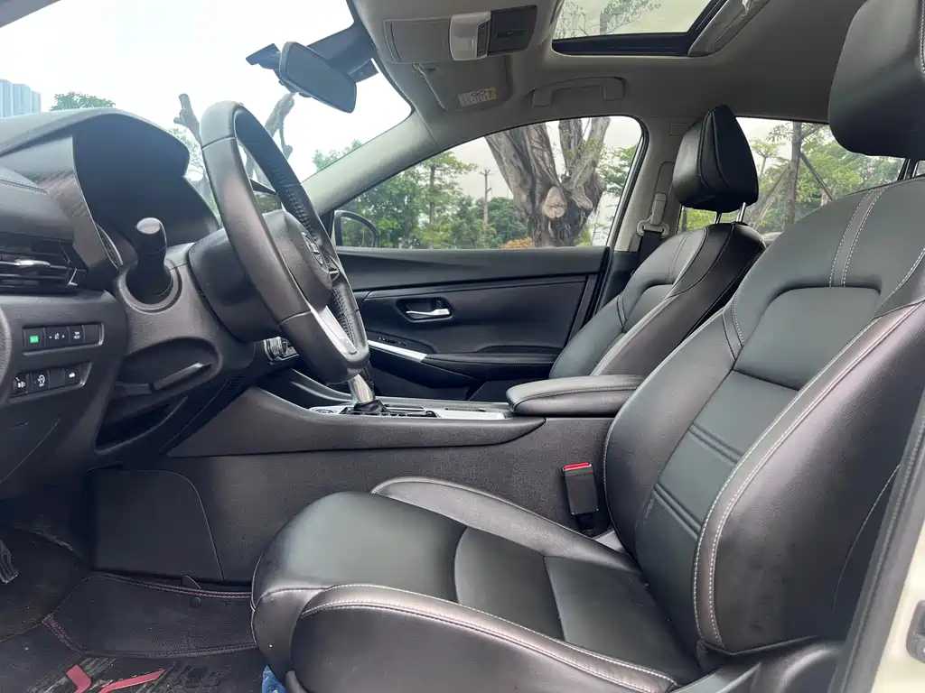 Sylphy 1.6 L CVT Joy