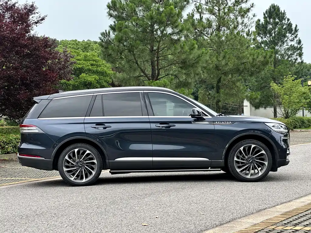 Aviator 3.0 T V6 4 WD Executive