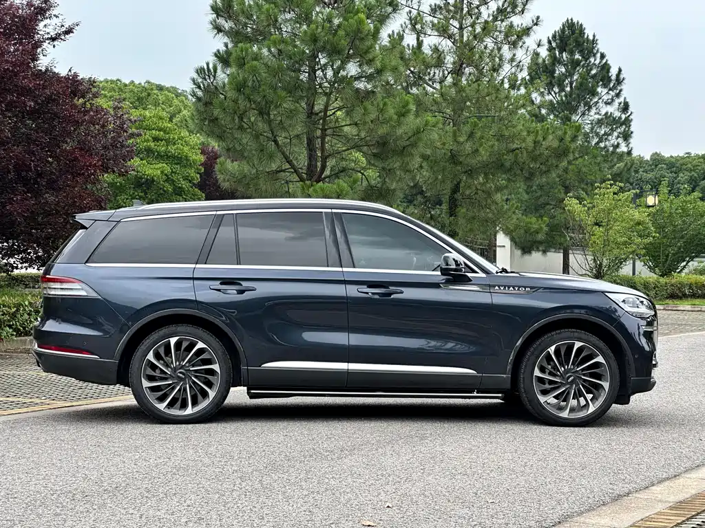 Aviator 3.0 T V6 4 WD Executive