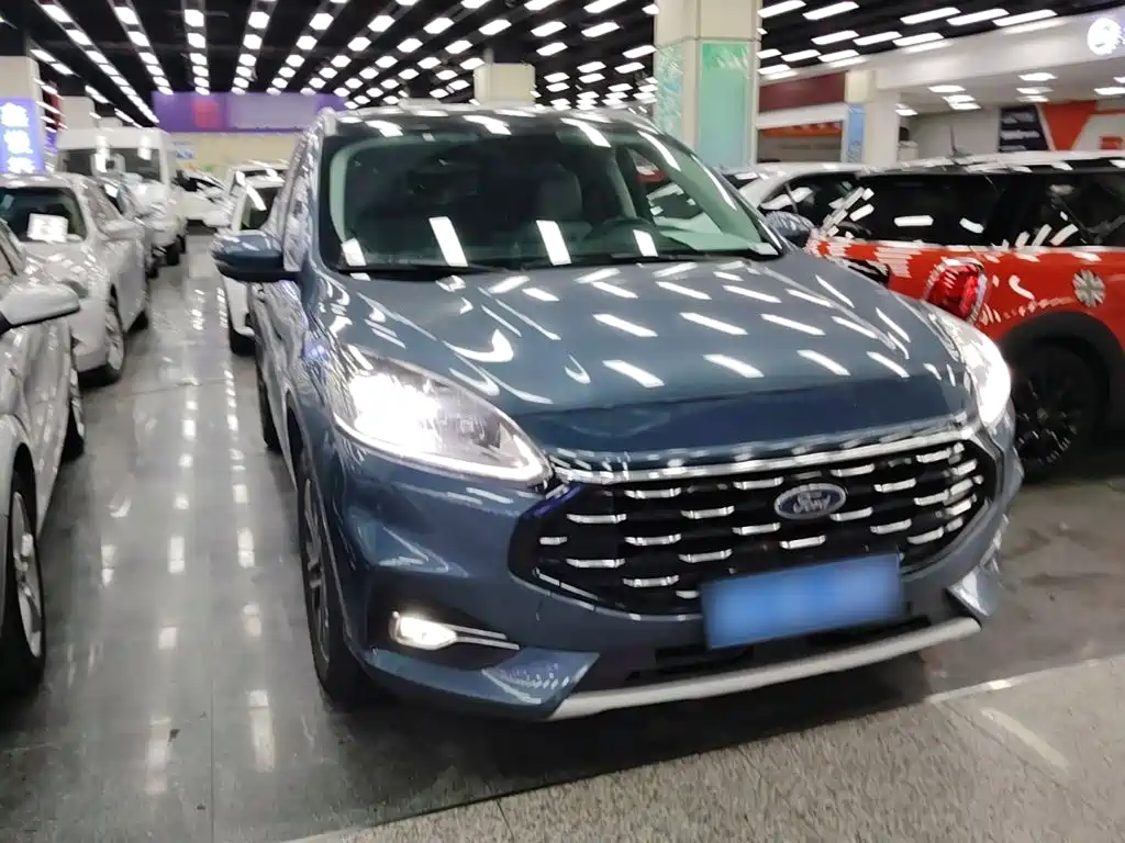 Escape EcoBoost 245 2 WD Shine Enjoyment