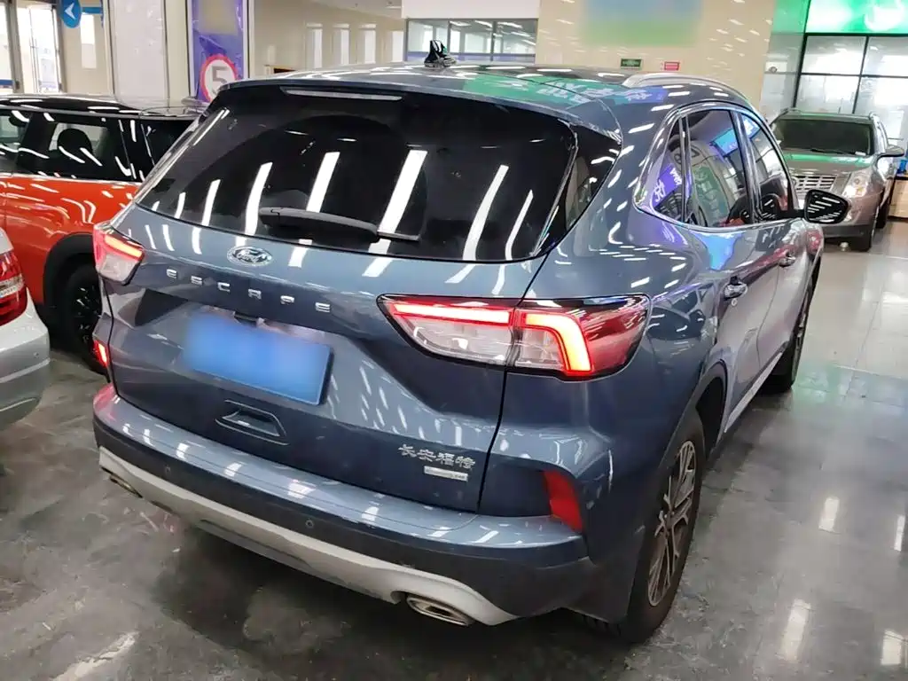 Escape EcoBoost 245 2 WD Shine Enjoyment