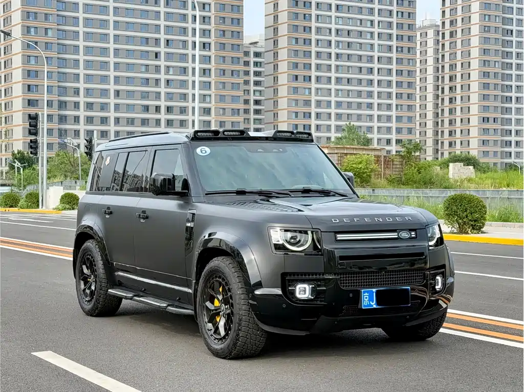 Land Rover Defender 路虎卫士 2025款 110 3.0 T P400 X-Dynamic SE