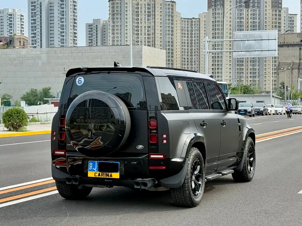 Land Rover Defender 路虎卫士 2025款 110 3.0 T P400 X-Dynamic SE