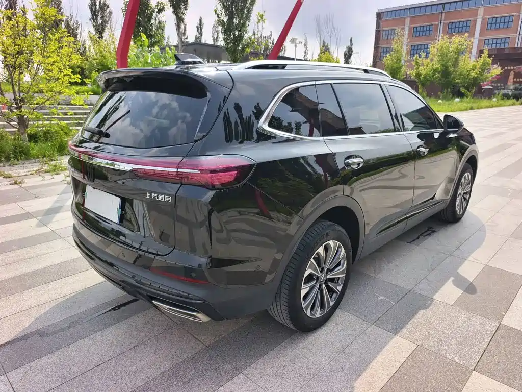 Envision Plus Envision Plus 28 T 2 WD Premium