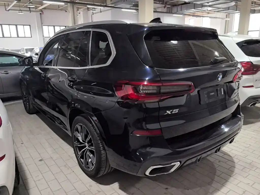 BMW X5 (Import) xDrive40 i M Sport Package
