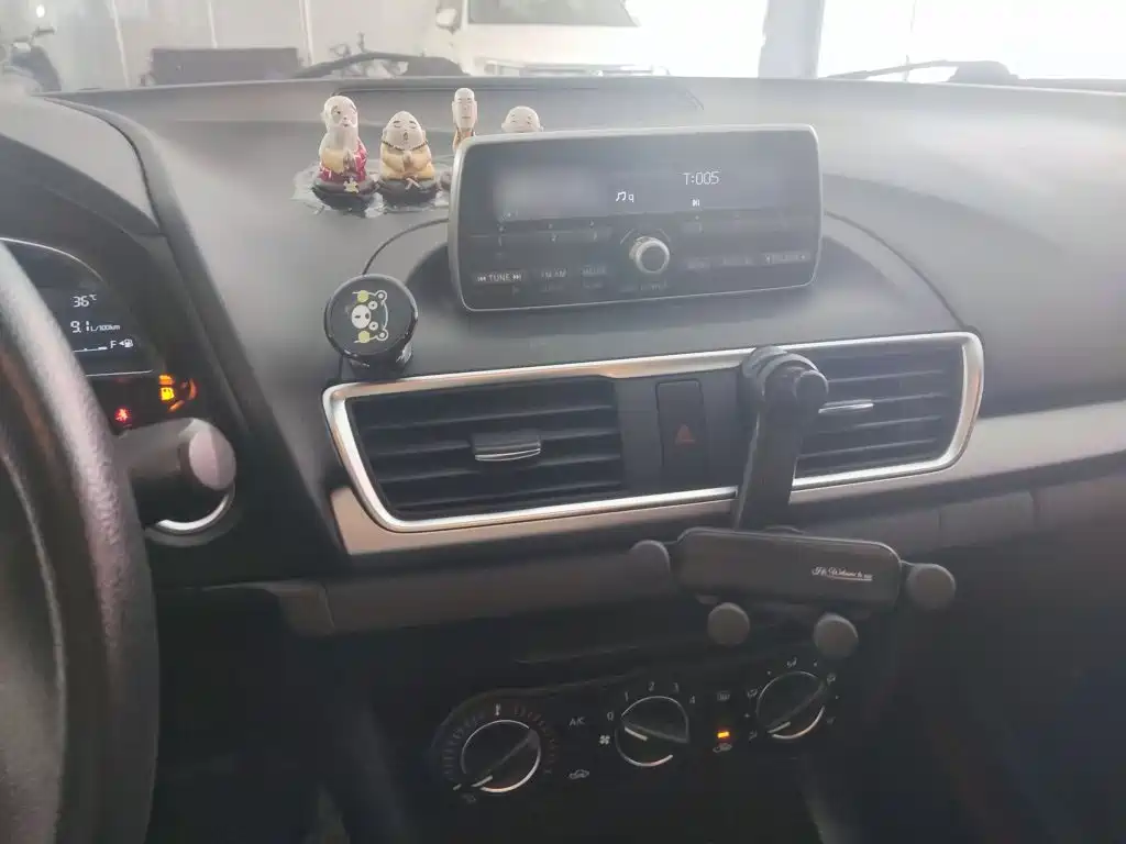 Mazda 3 Axela Sedan 1.5 L Auto Comfort