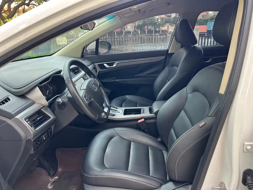 Emgrand GS Grace 1.3 T Auto Connected