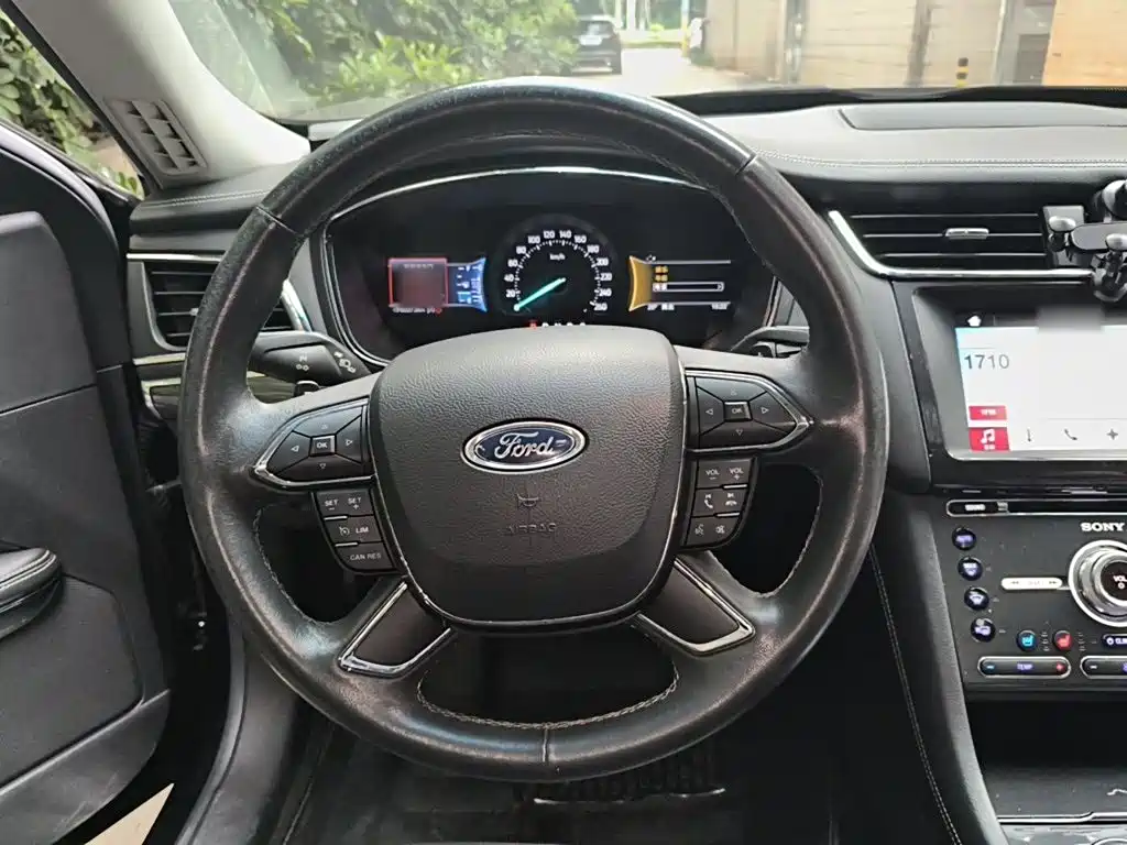 Taurus EcoBoost 245 Luxury