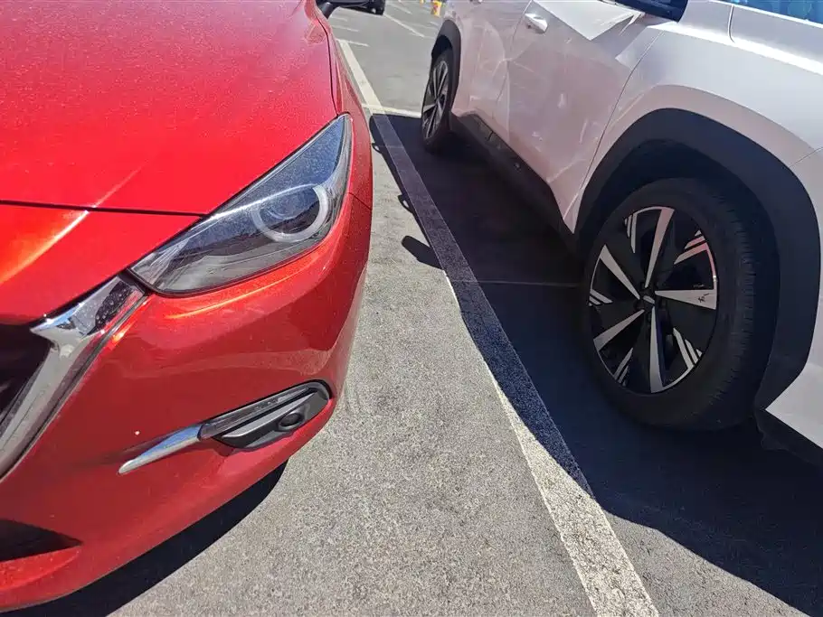 Mazda 3 Axela Sedan 1.5 L Auto Luxury CN-V