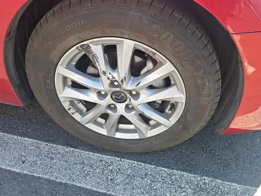 Mazda 3 Axela Sedan 1.5 L Auto Luxury CN-V