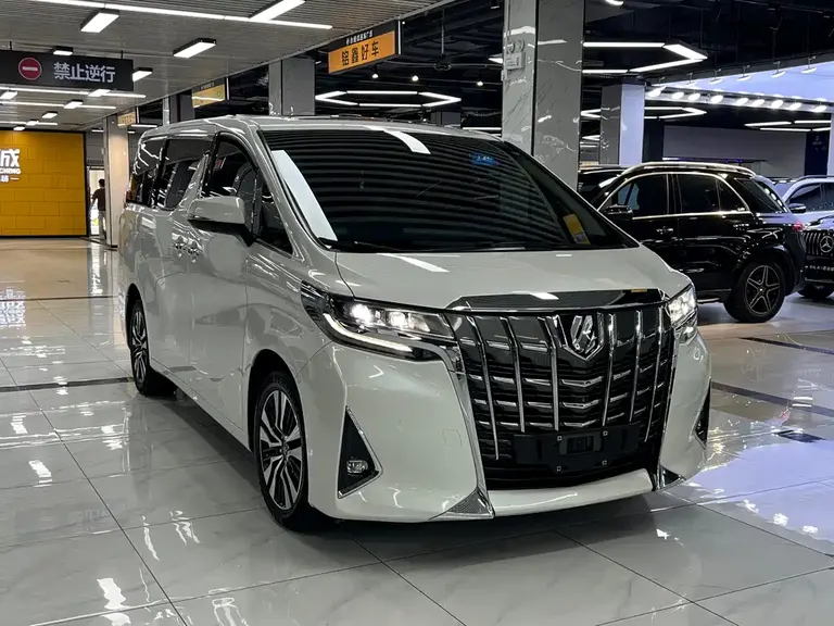 Toyota Alphard Facelift 3.5 L Distinguished
