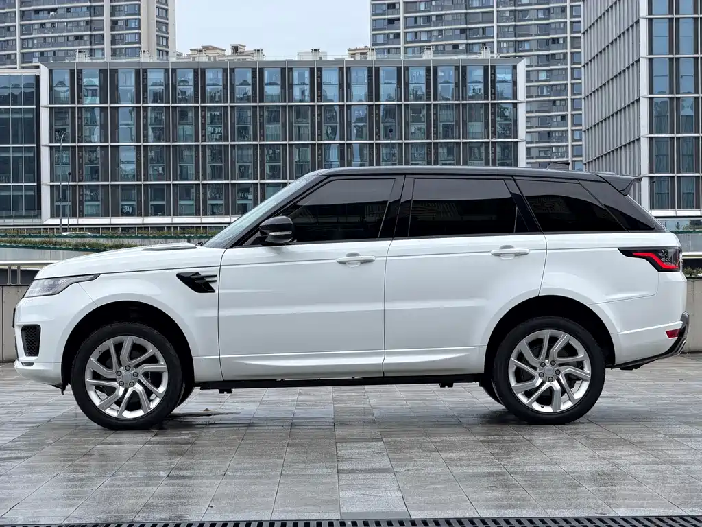 Range Rover Sport 3.0 L6 HSE DYNAMIC