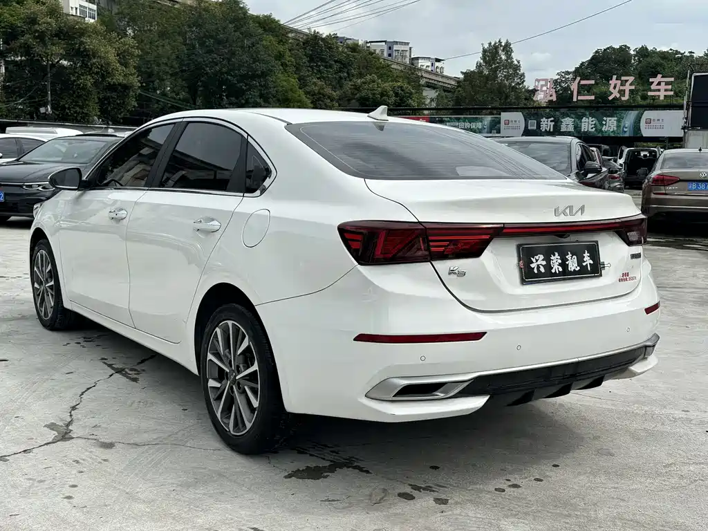 Kia K3 1.5 L CVT Fashion