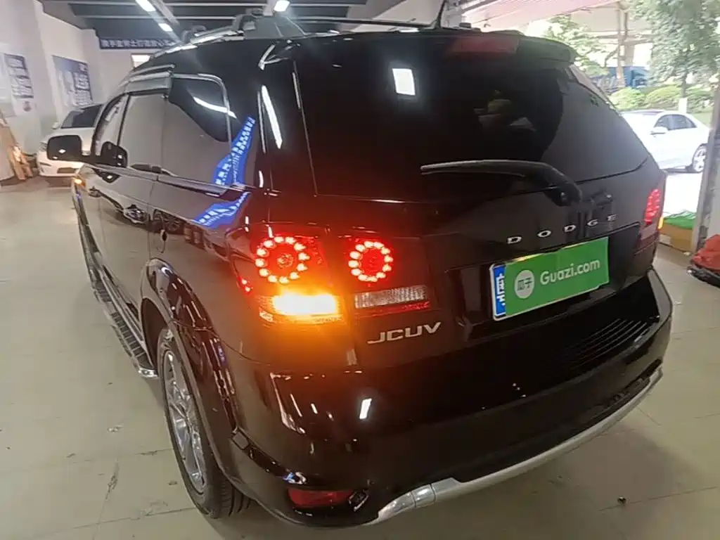 Journey 2.4 L 2 WD Wagon