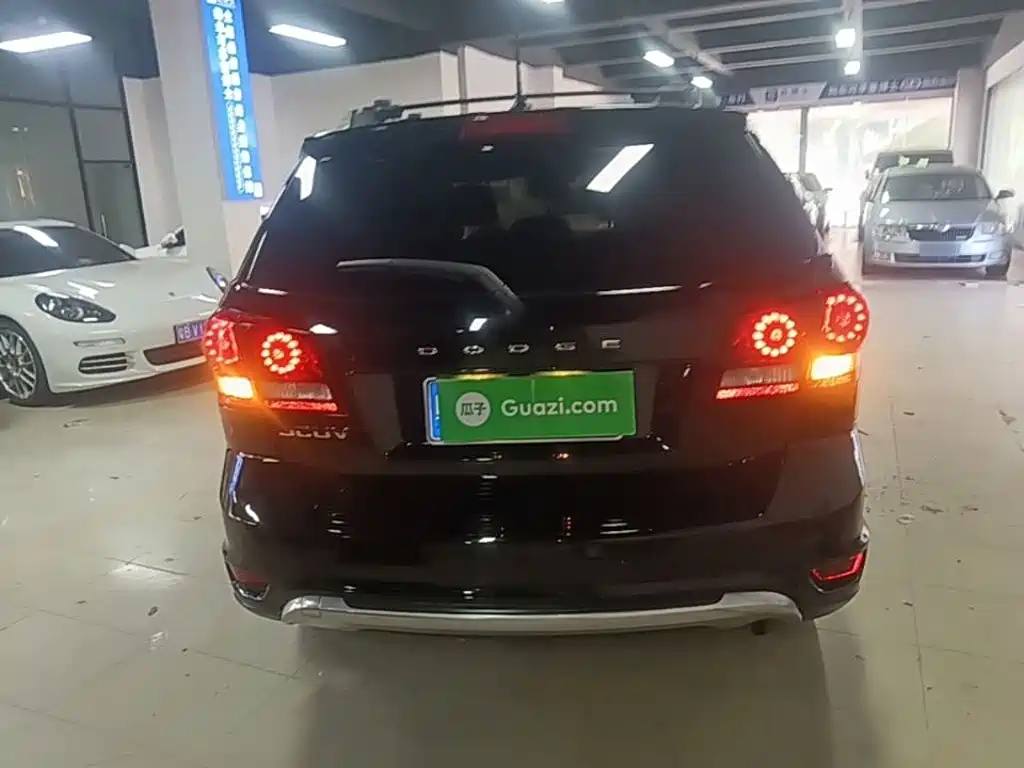 Journey 2.4 L 2 WD Wagon