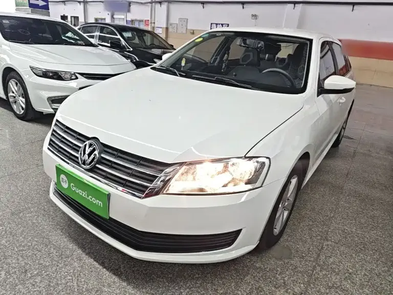 Volkswagen Gran Lavida 1.6 L Auto Style