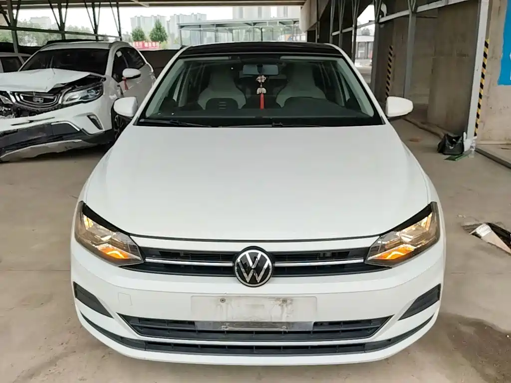 Polo Plus 1.5 L Auto Colorful Tech