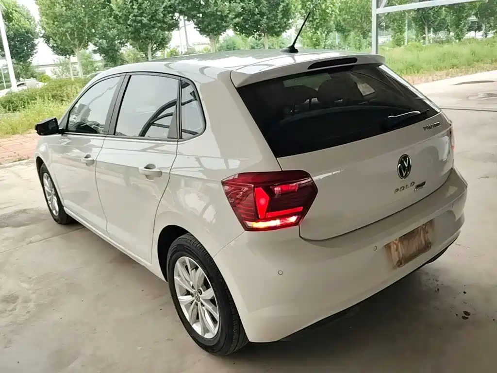 Polo Plus 1.5 L Auto Colorful Tech