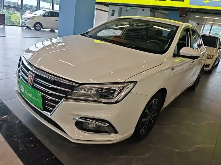 Roewe i5 1.5 L Auto 4 G Connected Leading Luxury Flagship