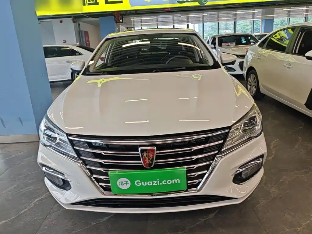 Roewe i5 1.5 L Auto 4 G Connected Leading Luxury Flagship