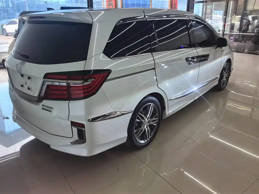 Elysion 2.0 L Hybrid Luxury