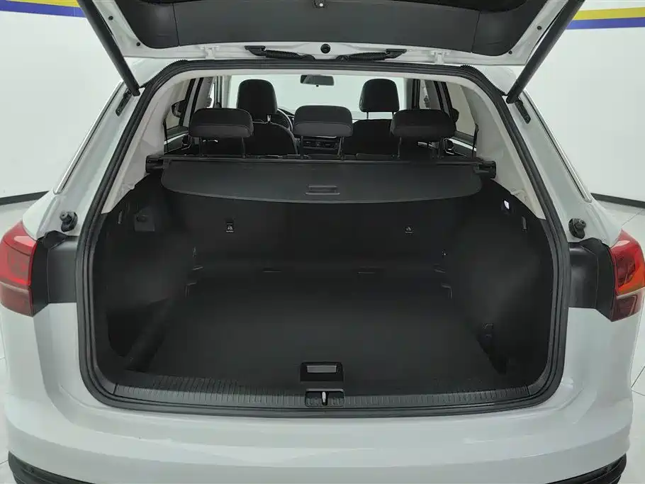 Tayron 330 TSI 2 WD Luxury CN-VI