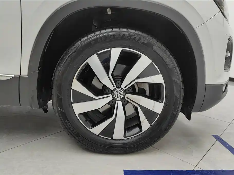Tayron 330 TSI 2 WD Luxury CN-VI