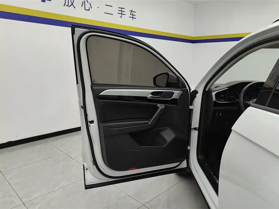 Tayron 330 TSI 2 WD Luxury CN-VI