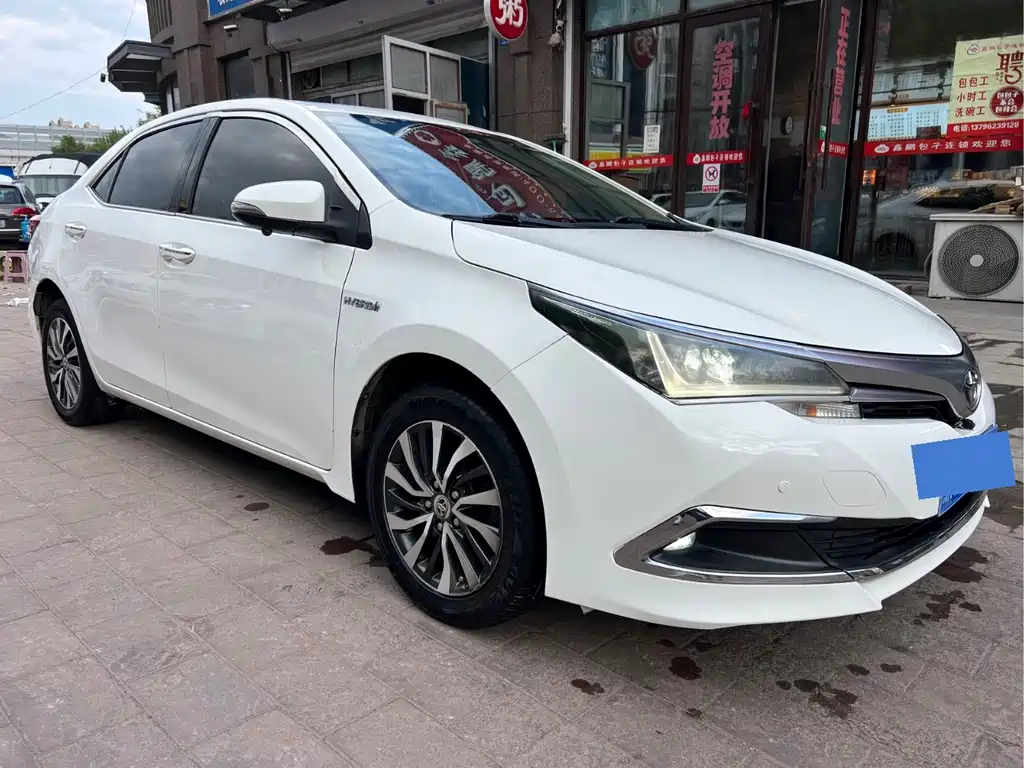 Corolla 卡罗拉 2016款 双擎 1.8 L E-CVT领先版