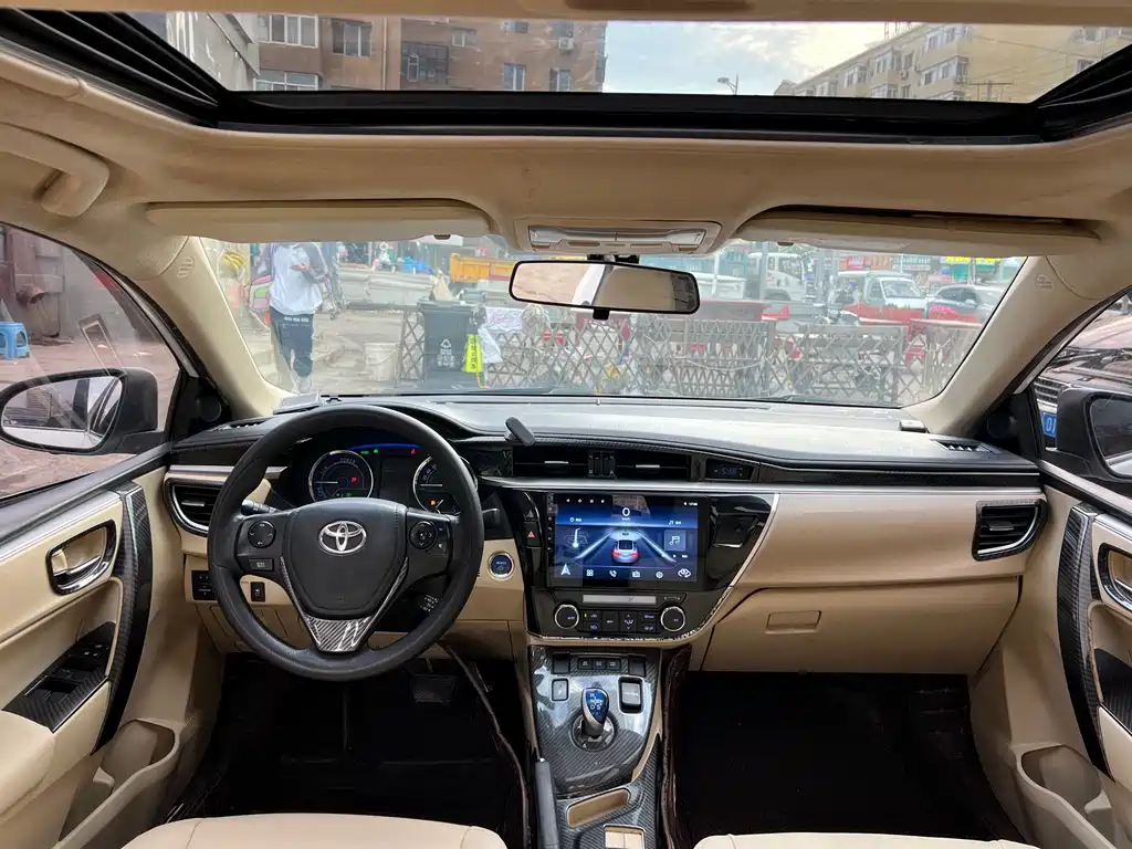 Corolla 卡罗拉 2016款 双擎 1.8 L E-CVT领先版