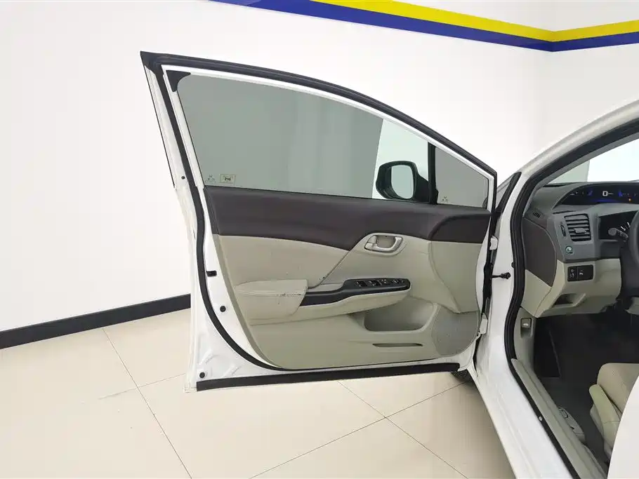 Civic 10 th Anniversary Commemorative 1.8 L Auto Comfort
