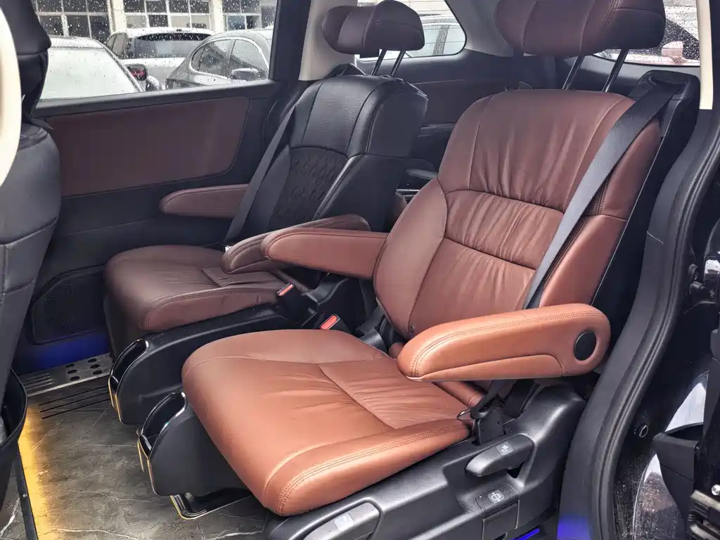 Odyssey 2.0 L e:HEV Sharp· Leading Enjoyment