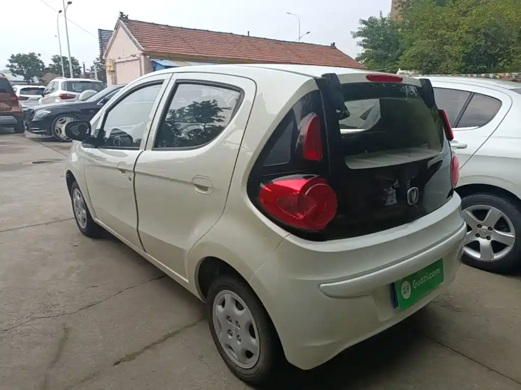 Benben MINI 1.0 L Manual Family CN-V