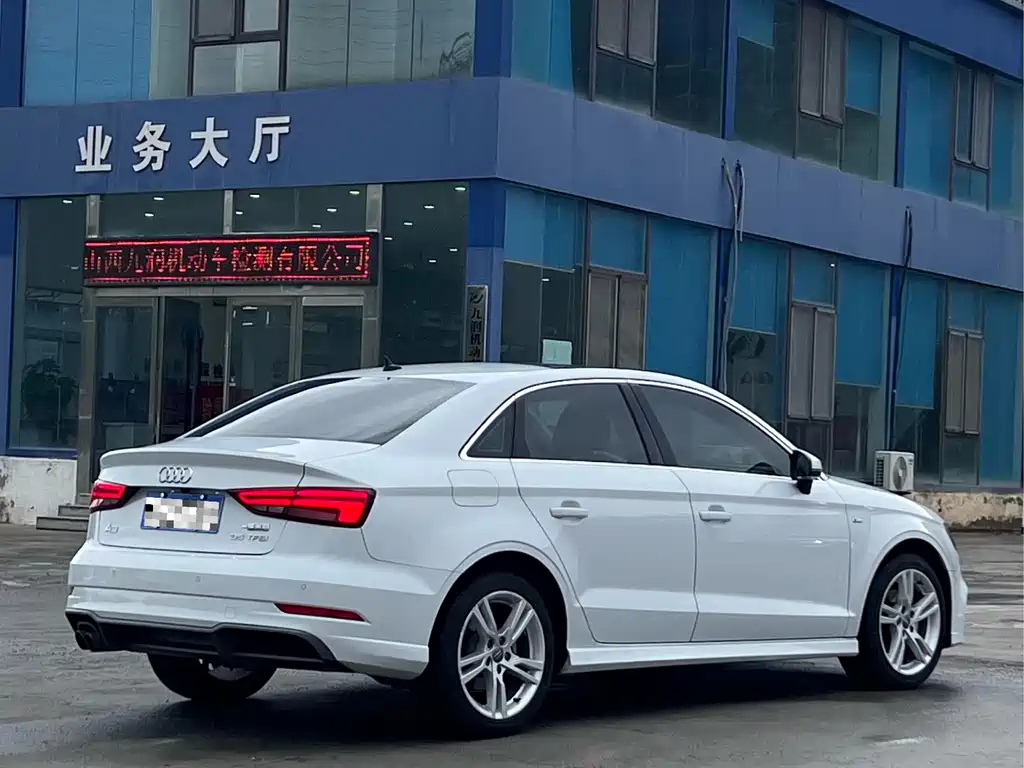 Audi A3 Limousine 35 TFSI Fashion CN-V
